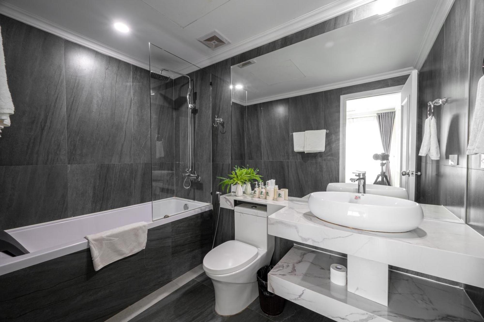 Luxe Paradise Suites Xuan Dieu ฮานอย ภายนอก รูปภาพ